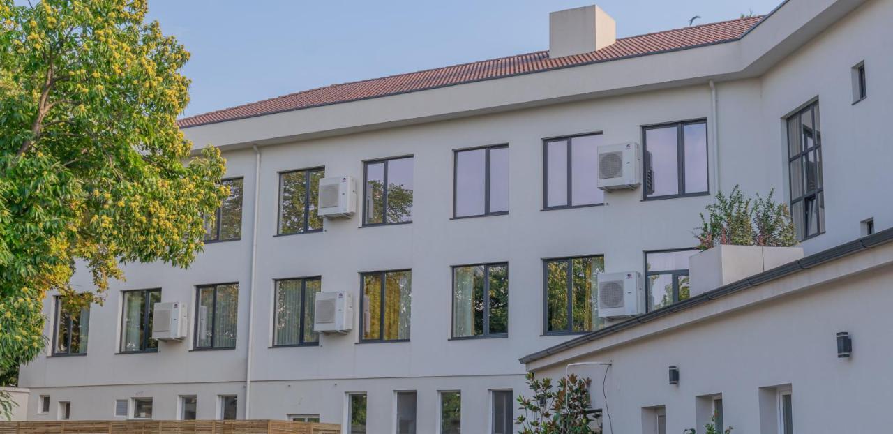 Hotel Osetia Garden Momcilgrad Exterior foto