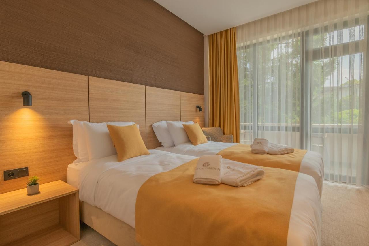 Hotel Osetia Garden Momcilgrad Exterior foto