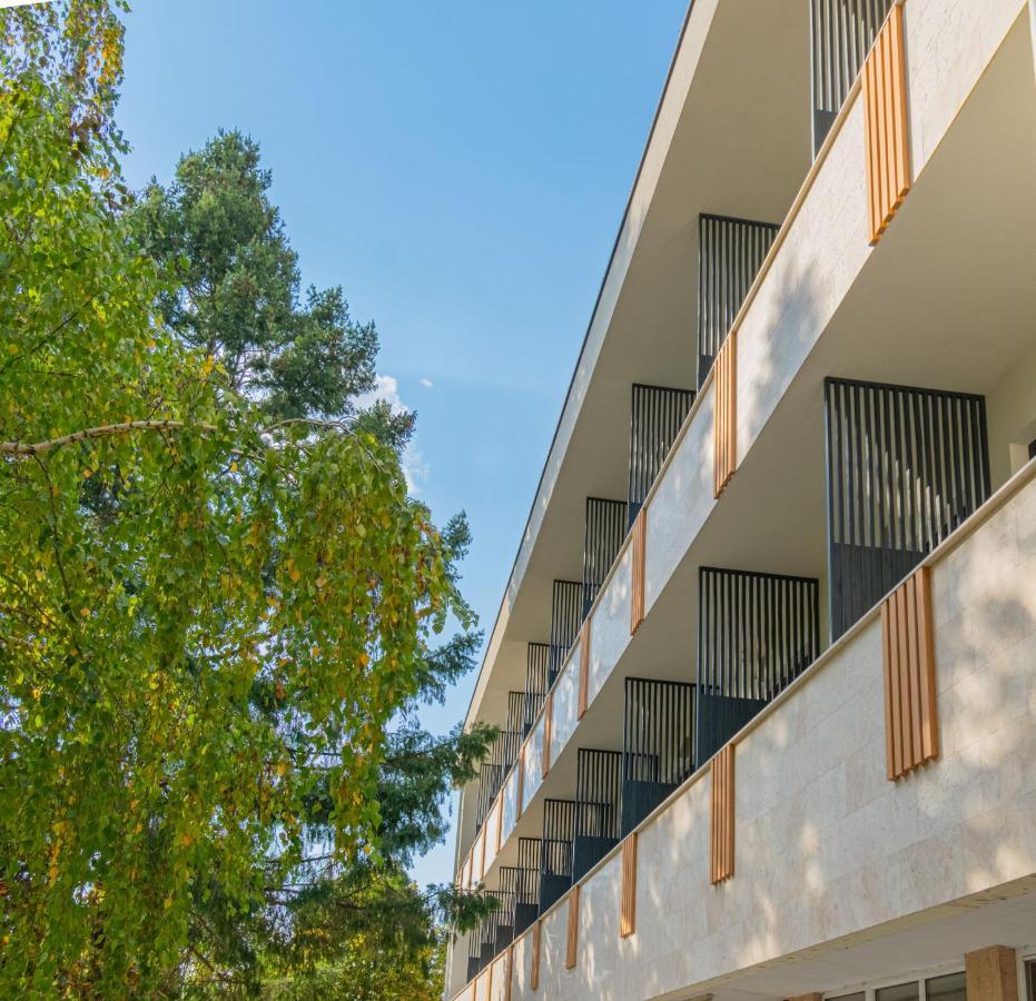 Hotel Osetia Garden Momcilgrad Exterior foto